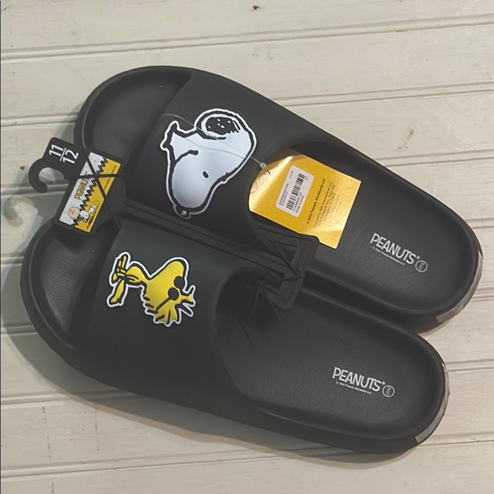 Peanuts Black and Yellow Character Slide Sandals